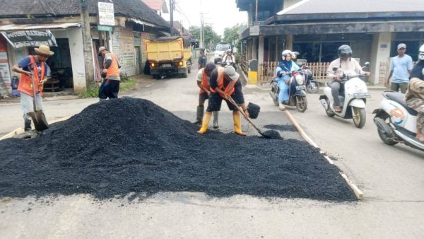 Jelang Mudik Lebaran, PUPR Kalsel Percepat Perbaikan Jalan Provinsi
