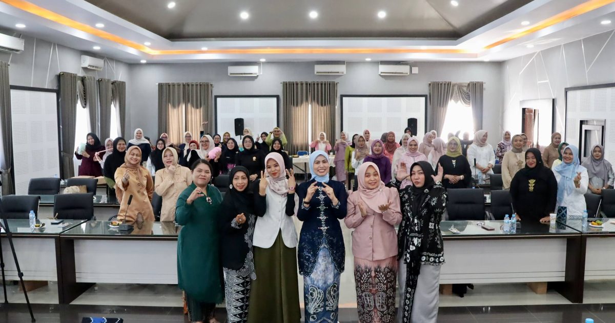 DWP PUPR Kalsel Gelar Pertemuan Rutin, Perempuan Diajak Berdaya Lewat Kerajinan Chunky Bag